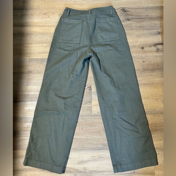 GAP high waisted khaki pant - Picture 2 of 3